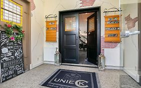 B&B Unieck